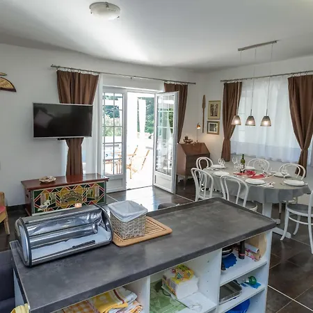 Vakantiehuis Maya By Interhome