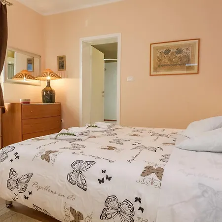 Vakantiehuis Maya By Interhome *